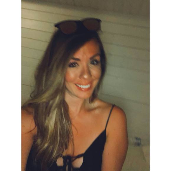 Meet your Posher, Alison - Picture 1 of 1